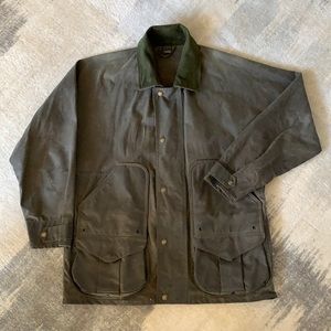 Filson Mens Shelter Cloth Outfitter Coat, size M, olive green.